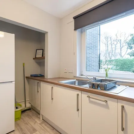 Ground-Fl Two Bedroom Apartment In Bridge Of Allan Exterior photo