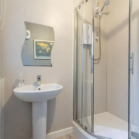 Ground-Fl Two Bedroom Apartment In Bridge Of Allan Exterior photo