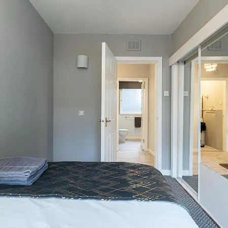 Ground-Fl Two Bedroom Apartment In Bridge Of Allan Exterior photo
