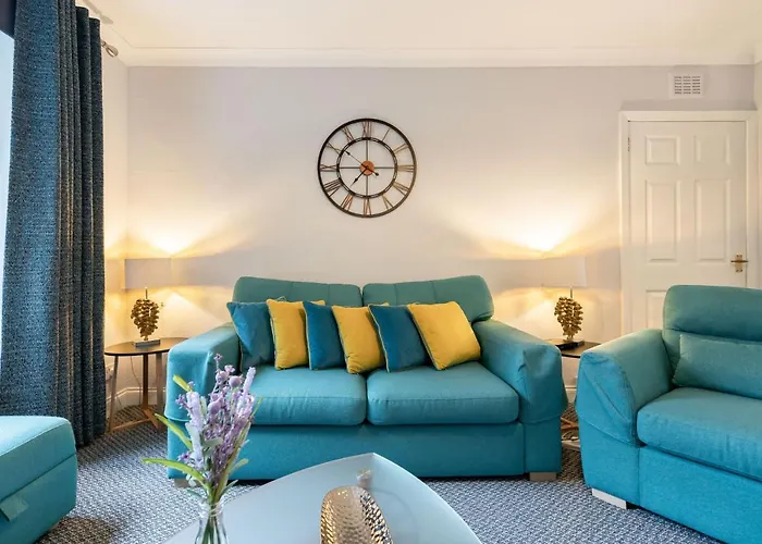 Ground-Fl Two Bedroom Apartment In Bridge Of Allan