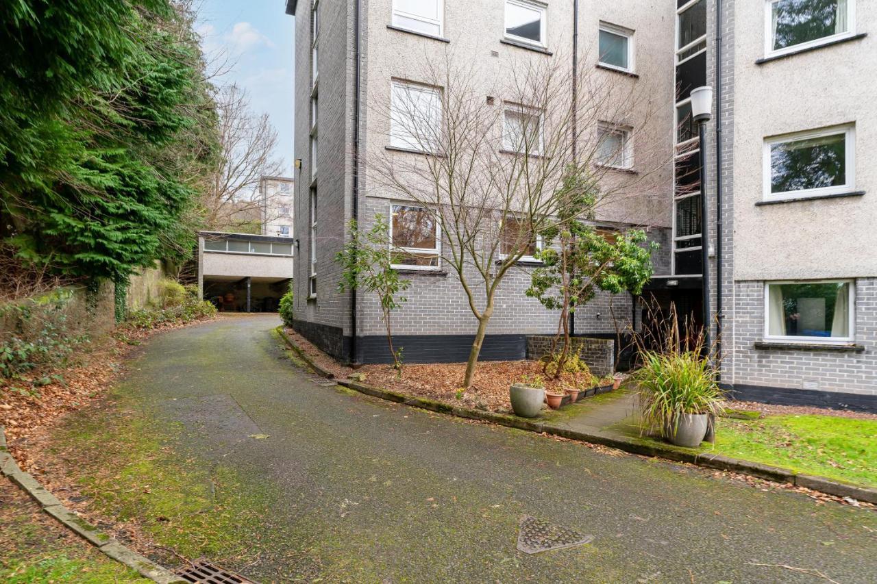 Apartment Ground-fl Two Bedroom In *